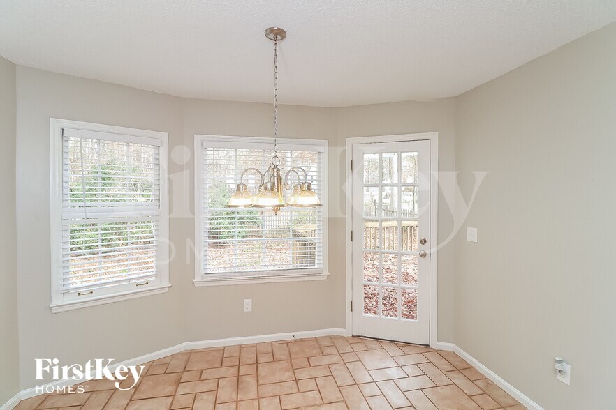 Building Photo - 4814 Westbourne Dr