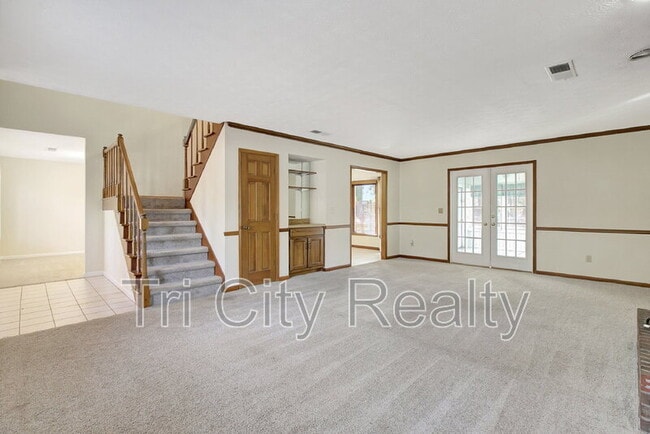 Building Photo - 216 Shadowood Ln