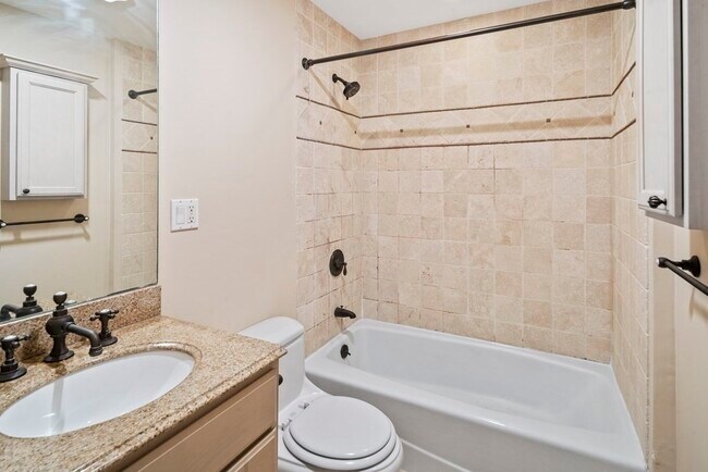 Building Photo - 39 Symphony Rd