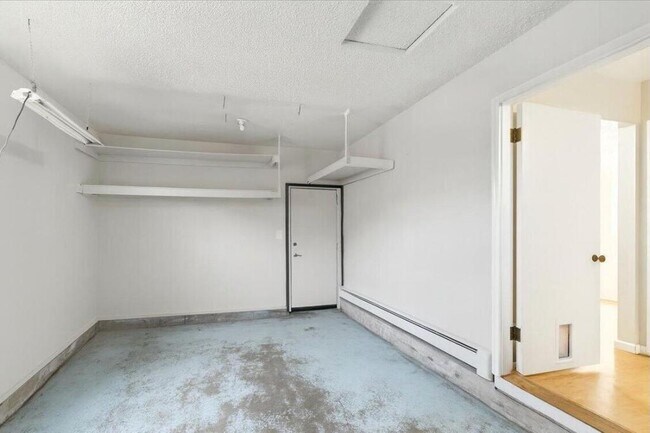 Building Photo - 709 Cypress Dr