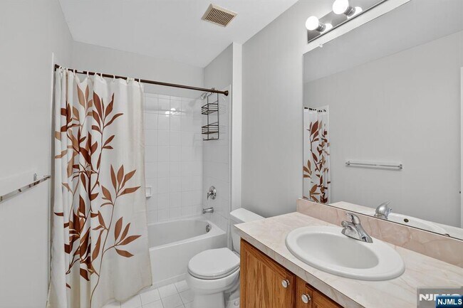 Building Photo - 535 Coventry Dr