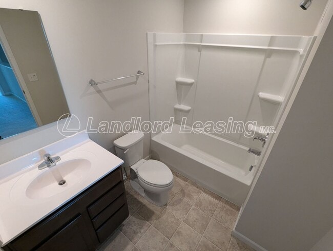 Building Photo - Martin's Run Colonial in Amherst School Di...