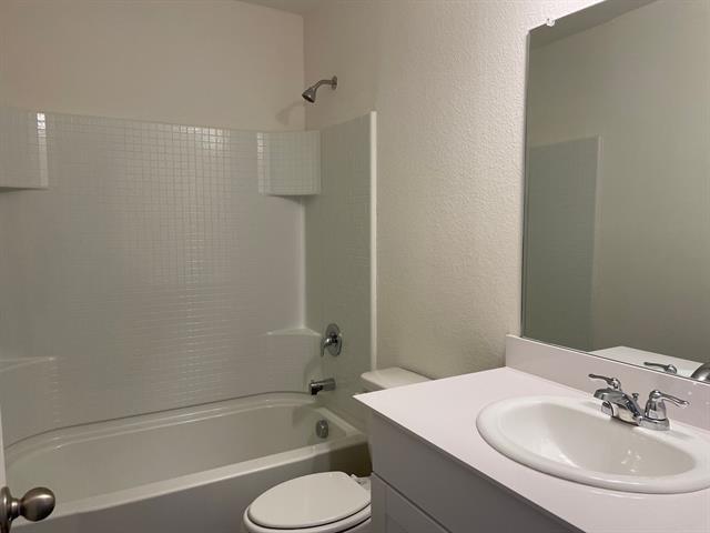 Building Photo - 1911 Chapel Hl Rd