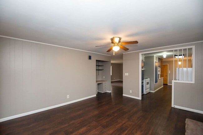 Building Photo - 1712 S Whitcomb St