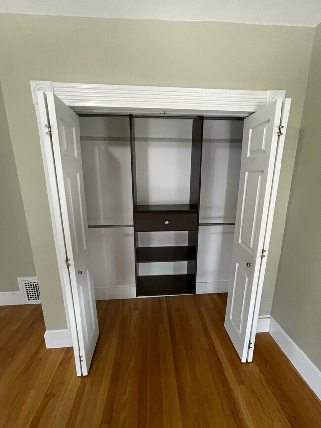 Building Photo - 15 Charles Street Ave