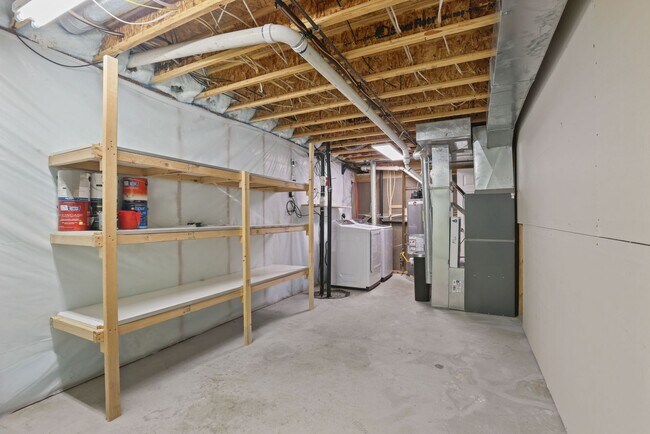 Building Photo - 5 Bed 3 Bath Home in Rigby