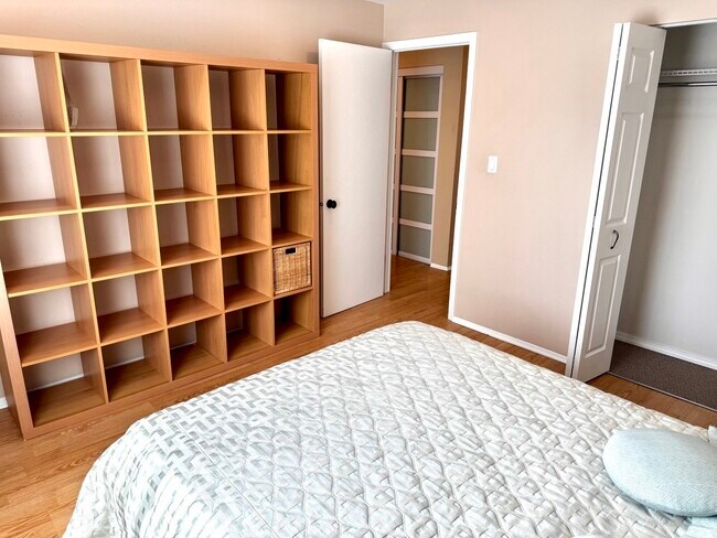 Building Photo - 2215 Nichols Rd