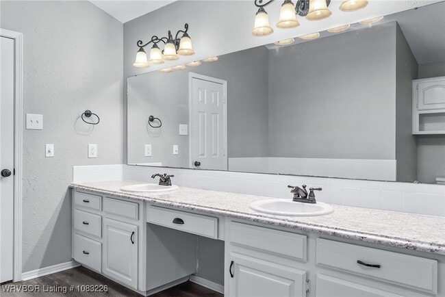 Building Photo - 8808 Skypark Dr