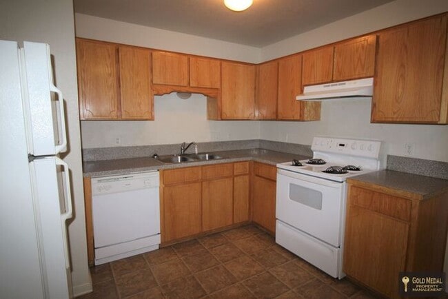 Building Photo - Now Leasing – 401 W Ave E, Unit B