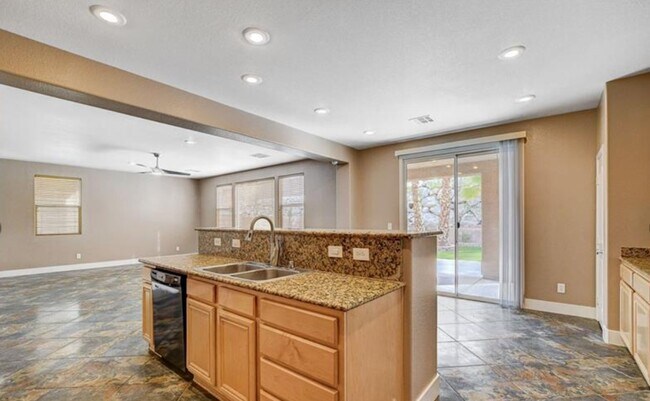 Building Photo - 757 Secret London Ave