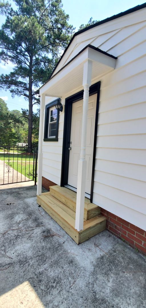 Building Photo - Haymount Charm Home