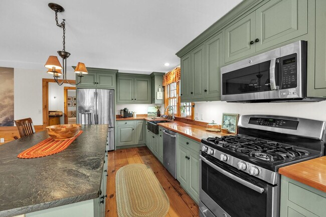 Building Photo - 73 Champeaux Rd