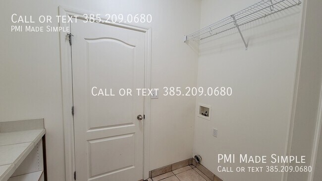 Building Photo - 3042 E Somerset Dr