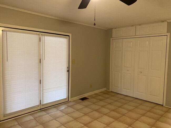 Building Photo - 135 Ayers Dr