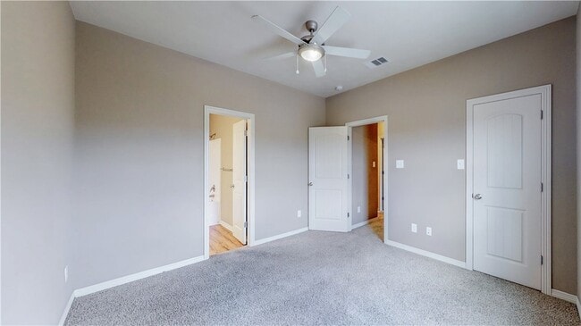 Building Photo - 2700 Horse Haven Ln