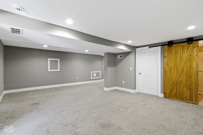 Building Photo - 1701 Barth Ave