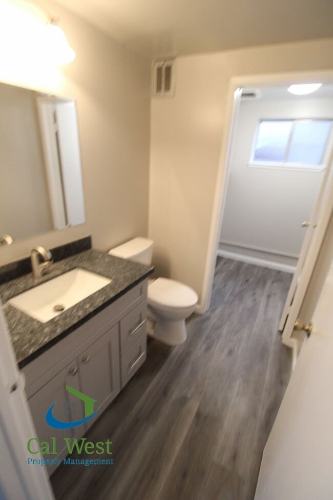 Building Photo - $4595 - Large spacious updated 4 Bed/2.5 B...