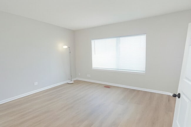 Building Photo - 1037 Park Hill Cir