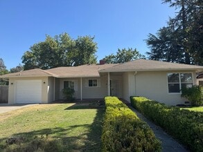 Building Photo - 1220 W Benjamin Holt Dr