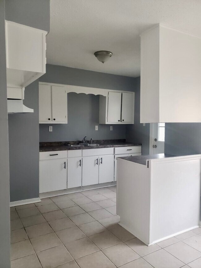 Building Photo - Newly Renovated Home For Rent