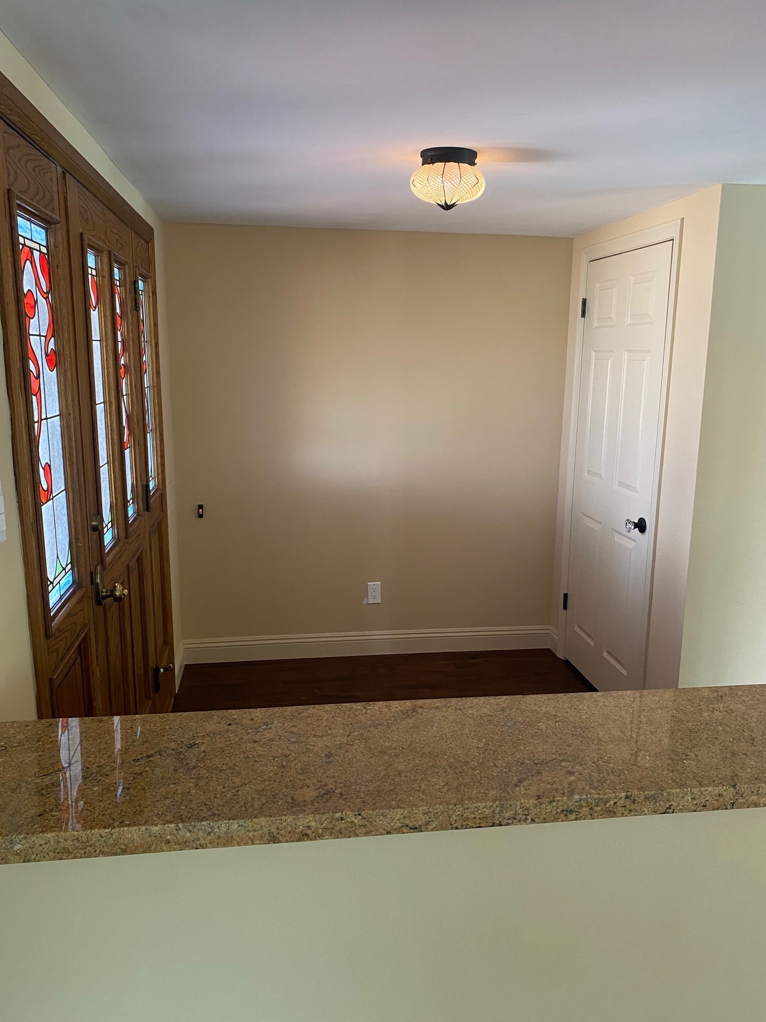 Building Photo - 2000 Karen St