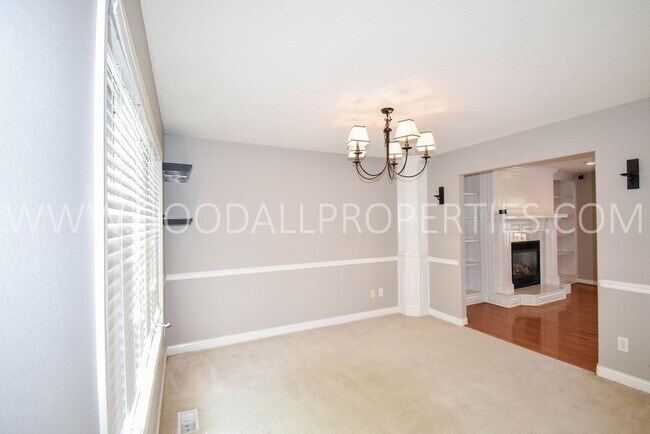 Building Photo - Spacious Home in West Des Moines. Welcome to this two-story home that offers 3 bedrooms, 2.5 bath...