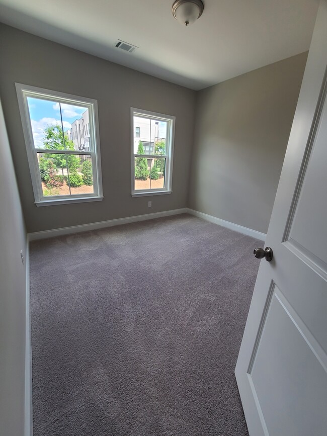 Building Photo - 4560 Mikajack Dr SE