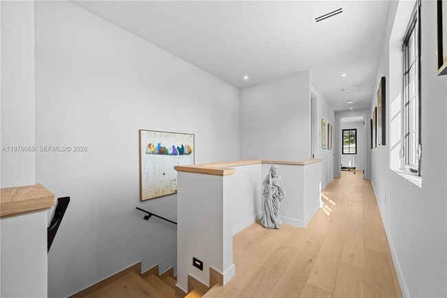 Building Photo - 2015 Country Club Prado