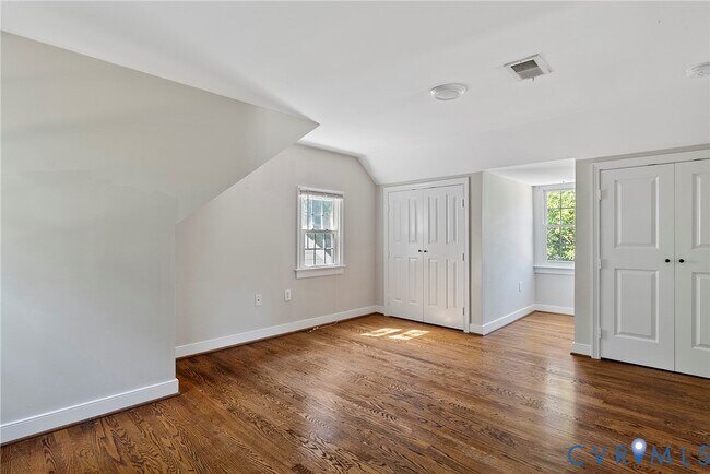 Building Photo - 6516 Kensington Ave
