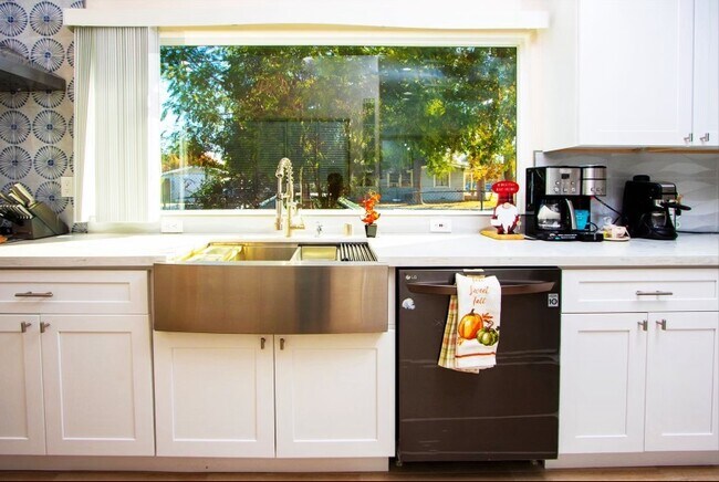 Building Photo - 430 Jefferson St