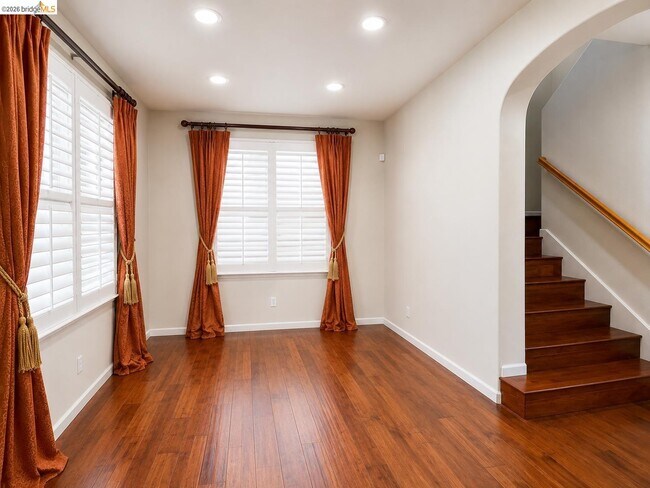 Building Photo - 2103 Maidenhair Way