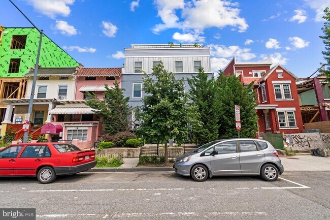 Building Photo - 3325 11th St NW