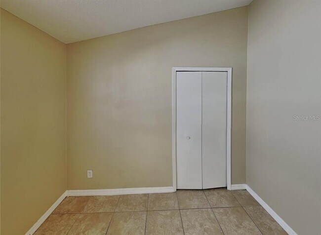 Building Photo - 605 Beverly Dr