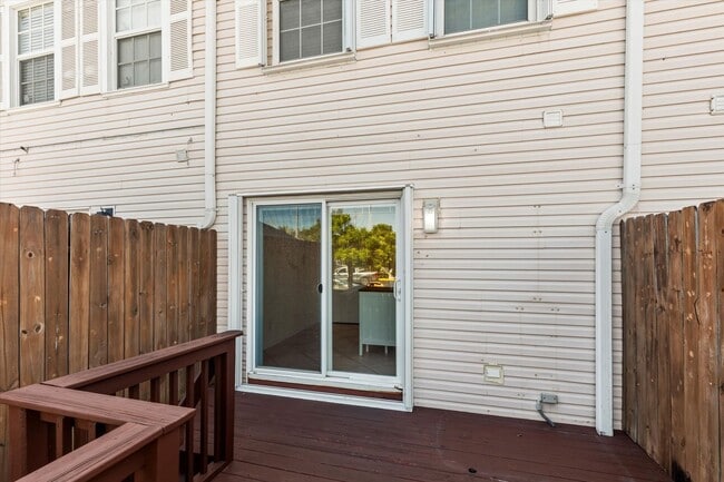 Building Photo - Charming 2-Bedroom home with Front and Rear Balconies