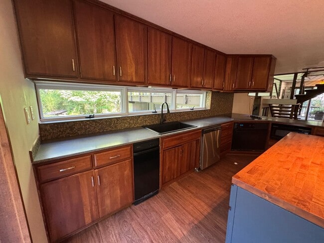 Building Photo - Spacious Mid-Century Modern Rental in Canton - 4 bed, 2 bath