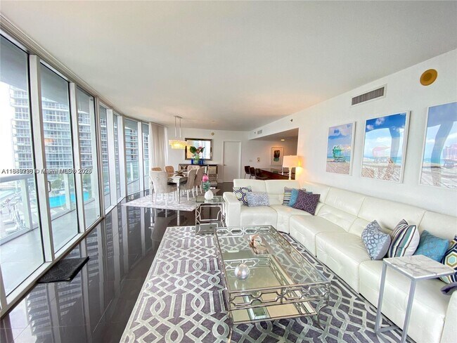Building Photo - 465 Brickell Ave