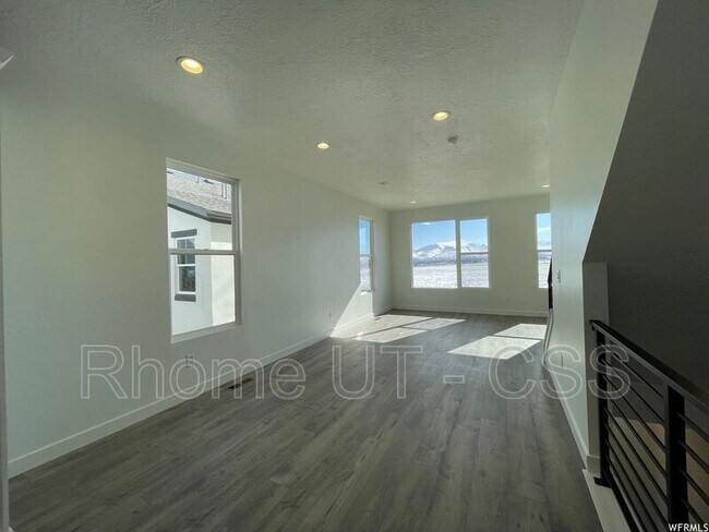 Building Photo - 6726 W 11800 S