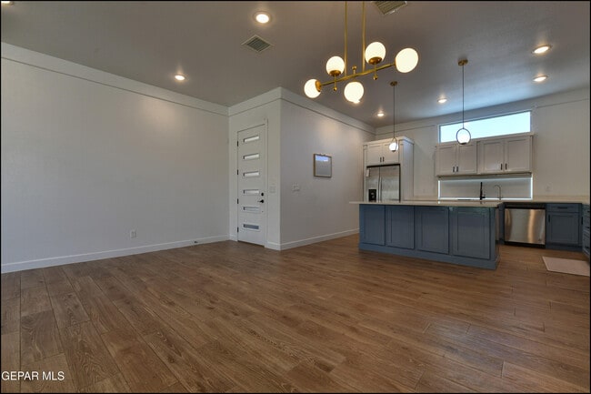 Building Photo - 218 Rutland Pl