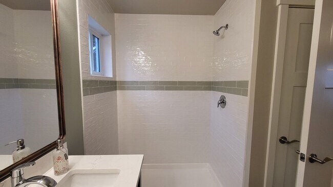 Primary Bathroom - 161 E Allynview Dr