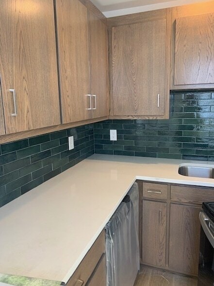 Building Photo - 326 W Main St