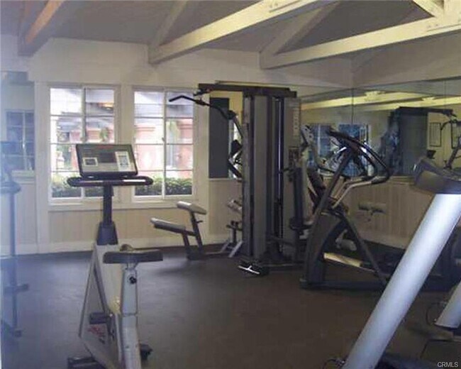 Building Photo - Santa Ana Junior 1 Bedroom 1 Bath Condo - Ground Floor - Gated - Pool/Spa