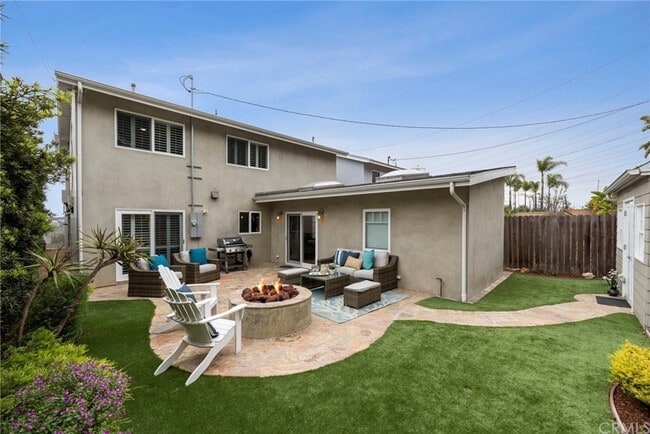 Building Photo - 730 N Paulina Ave