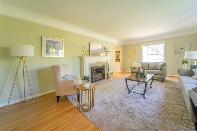 Building Photo - Enchanting Portland Heights 5BD House: You...