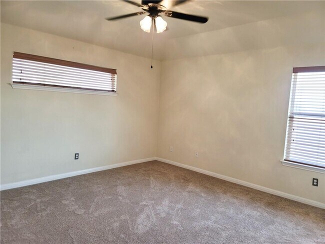 Building Photo - 2103 Ariella Dr