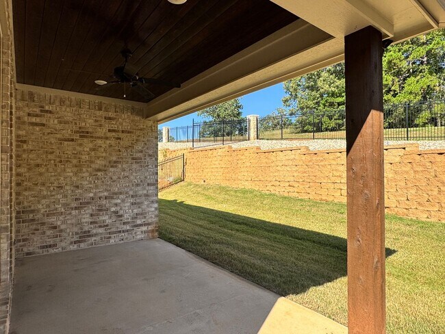 Building Photo - 9256 Villas Ct