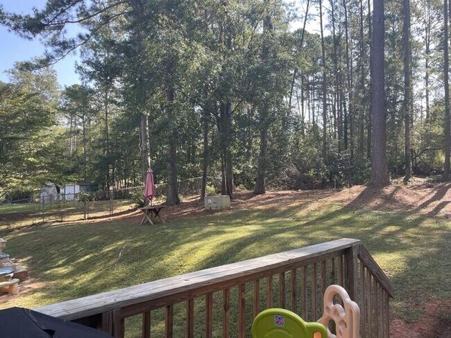 Building Photo - 122 Cedar Creek Cir