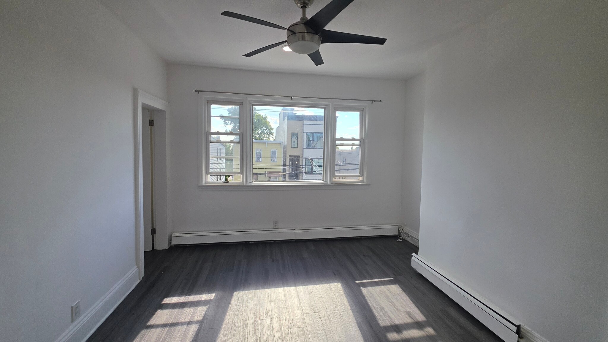Building Photo - 176 Bartholdi Ave