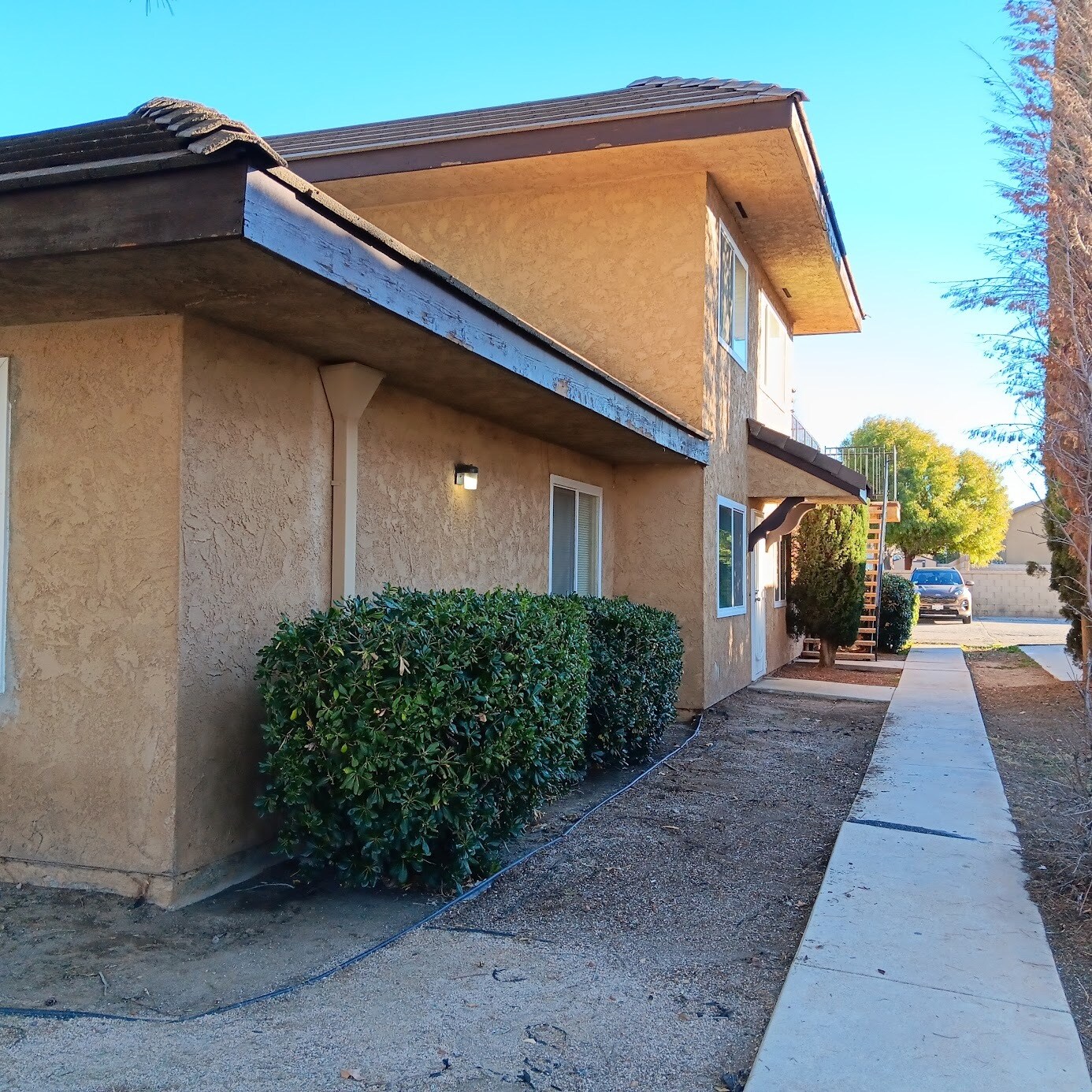 Building Photo - 836 E Avenue J12