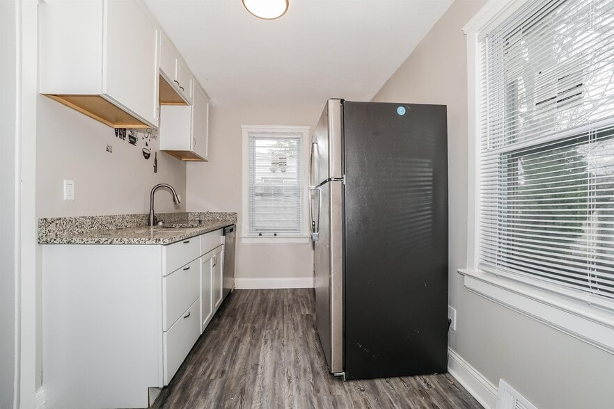 Building Photo - 19431 Tyronne Ave