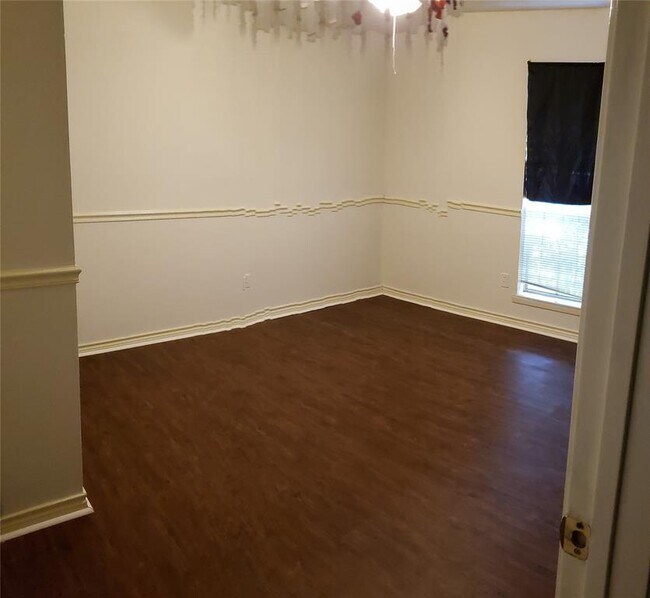 Building Photo - 5843 Sunnygate Dr